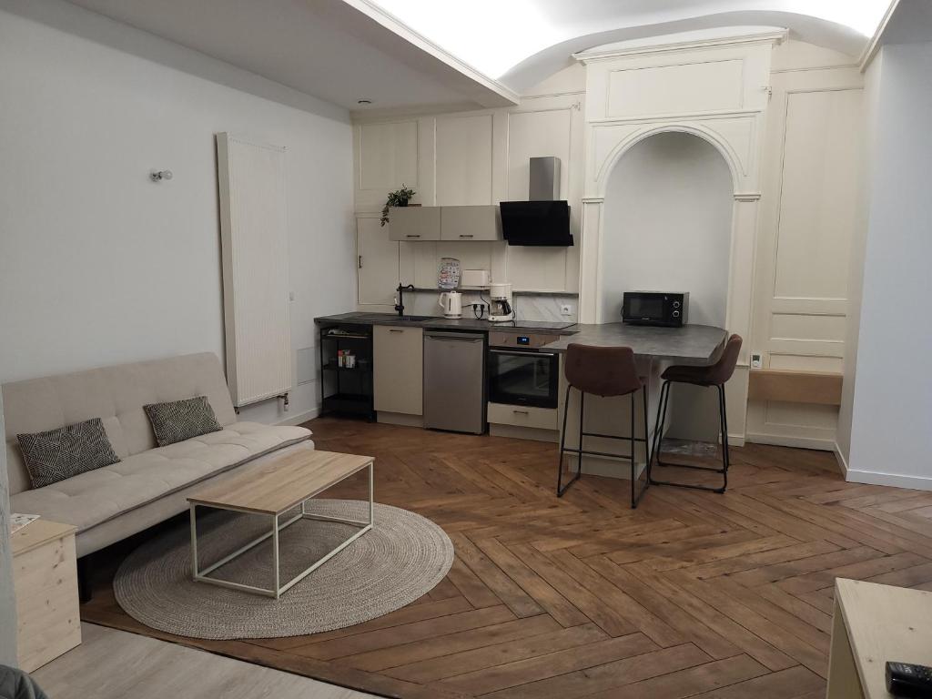 Kuchyň nebo kuchyňský kout v ubytování Le cocon particulier