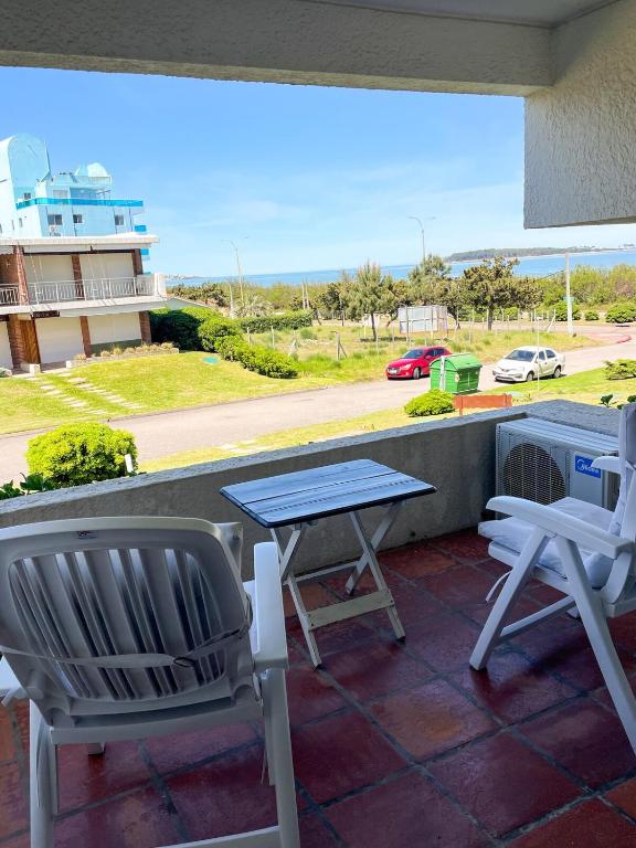 Μπαλκόνι ή βεράντα στο A pasos del mar, con vista, garage, para 4pax