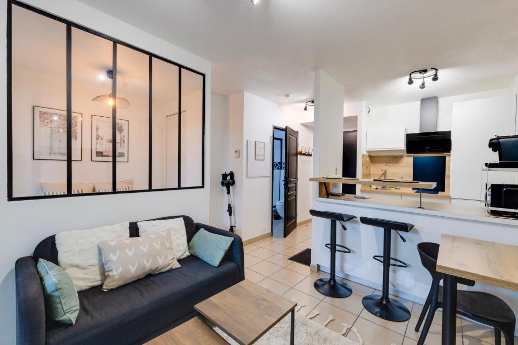 Η κουζίνα ή μικρή κουζίνα στο Le confortable - Proche gare -