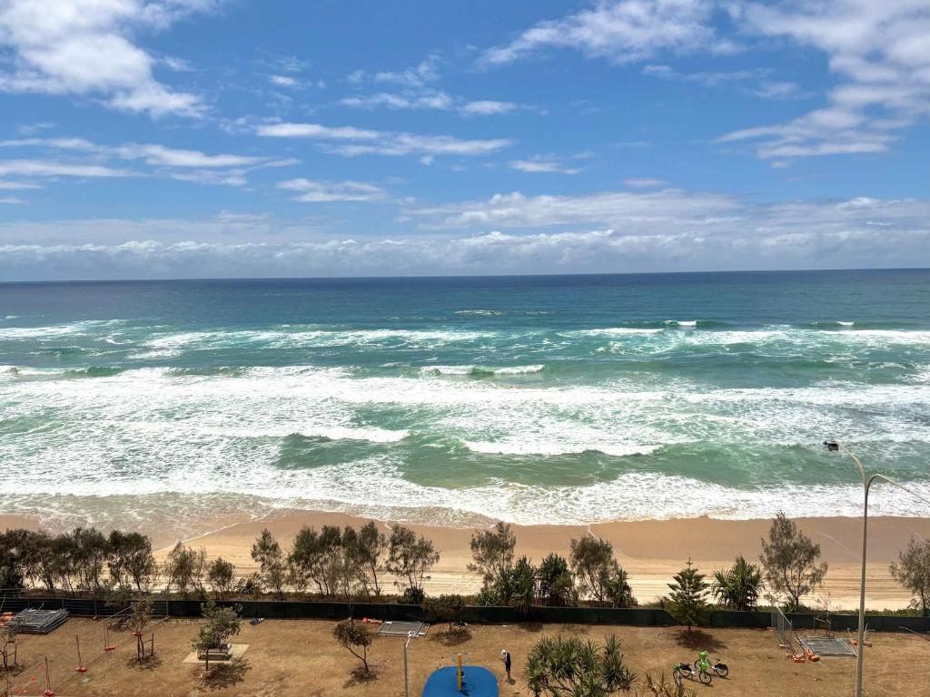 Oceanfront Hamptons 2BR Escape