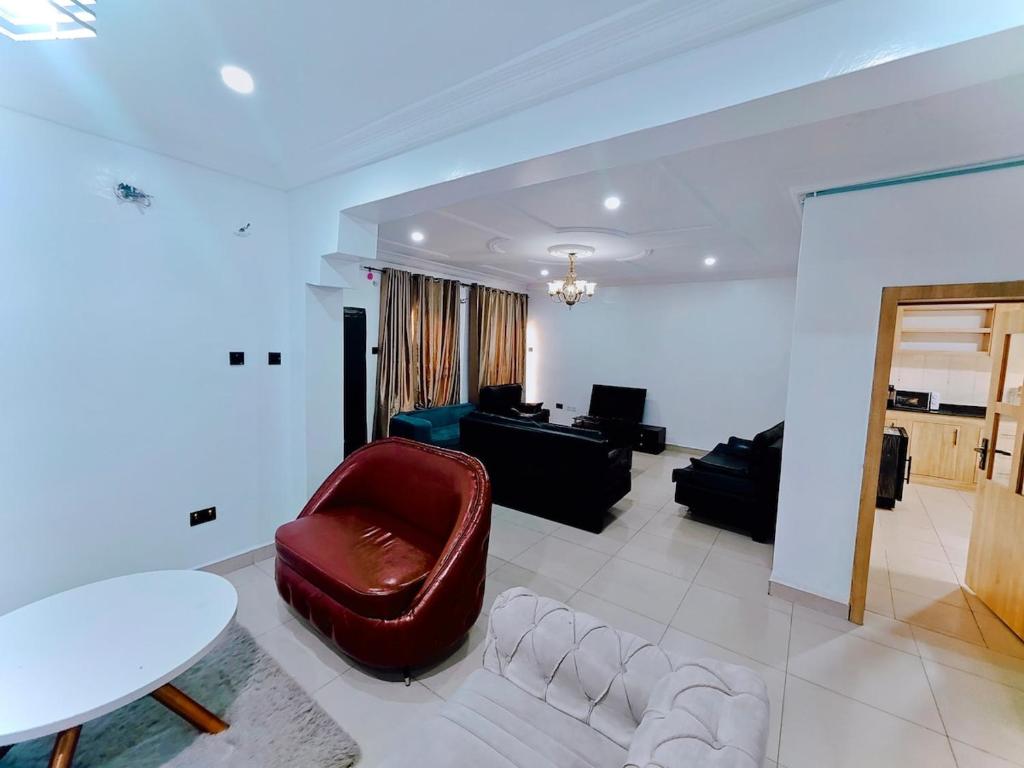 Posezení v ubytování Furnished 3-Bedroom Apartment for Shortlet - Lekki