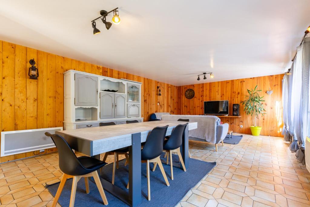 Kuchyň nebo kuchyňský kout v ubytování Appartement tout confort , centre Loudenvielle