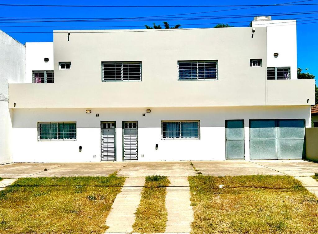 Το κτήριο όπου στεγάζεται  το διαμέρισμα