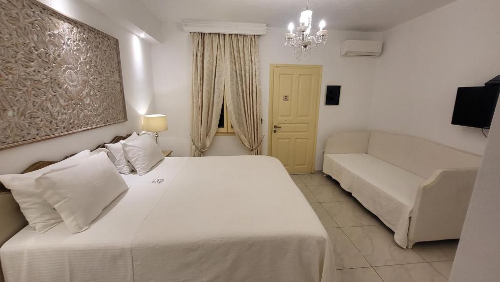 The White Suites - 13