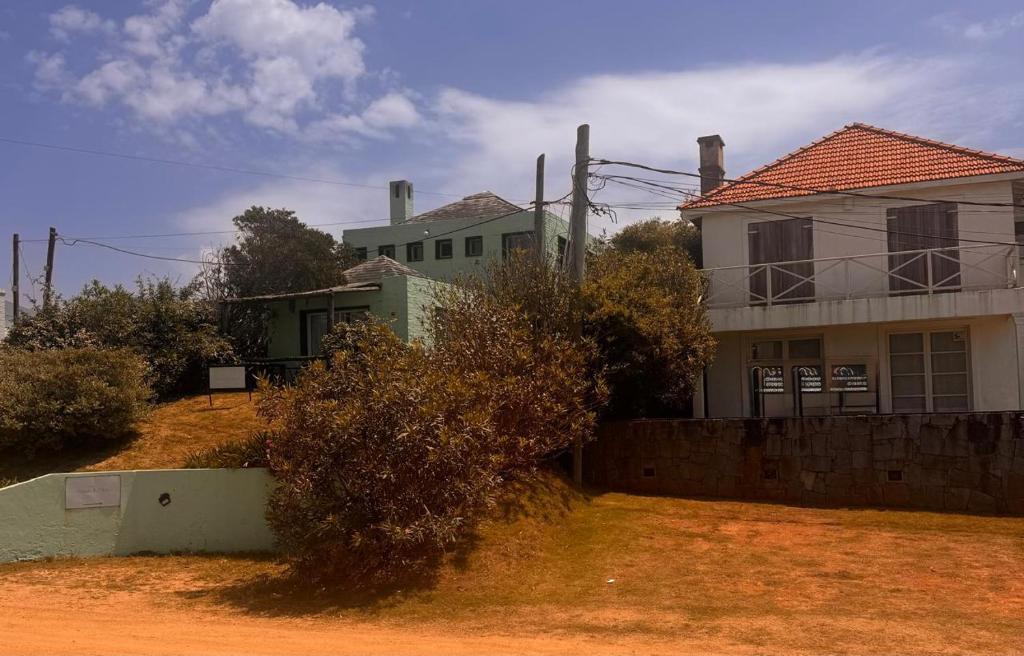 Tòa nhà nơi khách sạn tọa lạc