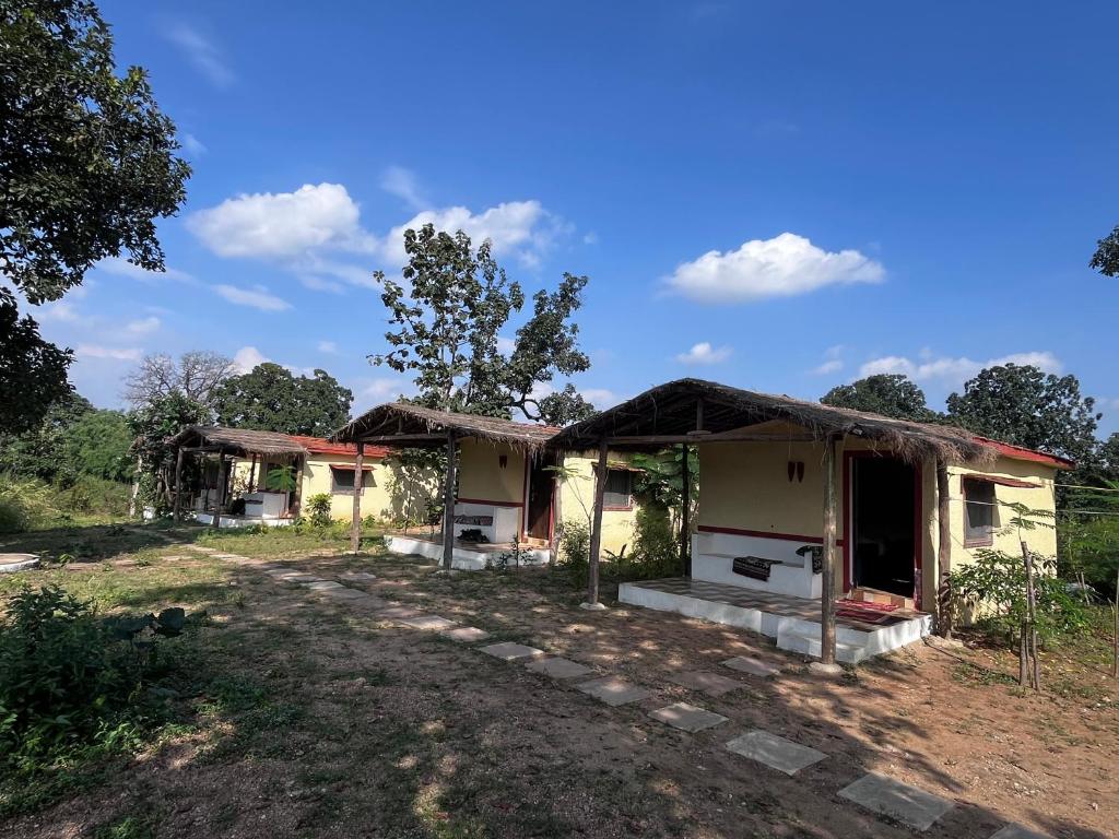 Το κτήριο όπου στεγάζεται  το παραθεριστικό πάρκο