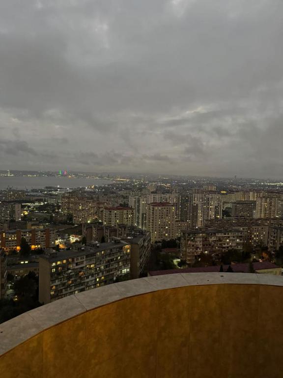 Vista general de Bakú o vistes de la ciutat des de l'apartament
