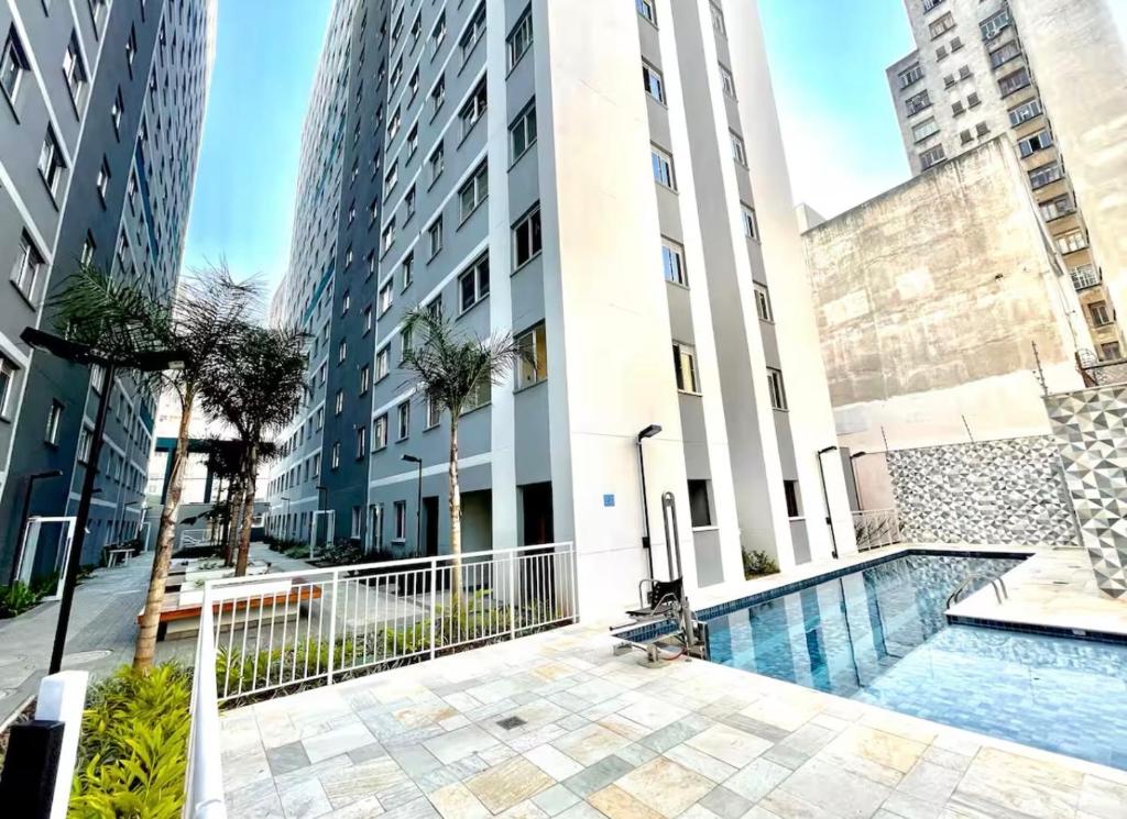 Bazén v ubytování PROMOÇĀO - Apartamento Gamer com Cinema e Garagem Grátis nebo v jeho okolí