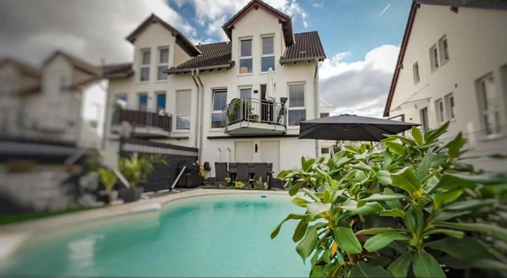 Πισίνα στο ή κοντά στο Wandern und Wellness bei Koblenz