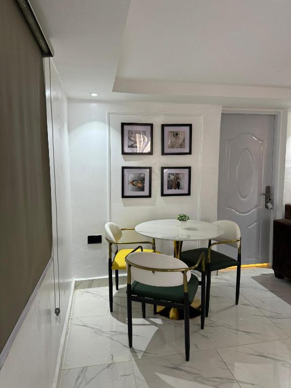 Χώρος καθιστικού στο Asokoro Luxury Apartments