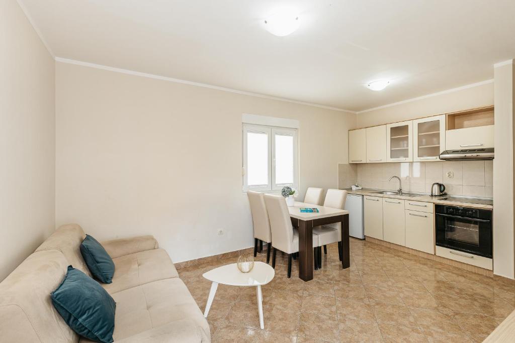 Sun Village Aparthotel - 6