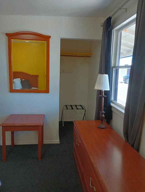 Rose's Motel photo
