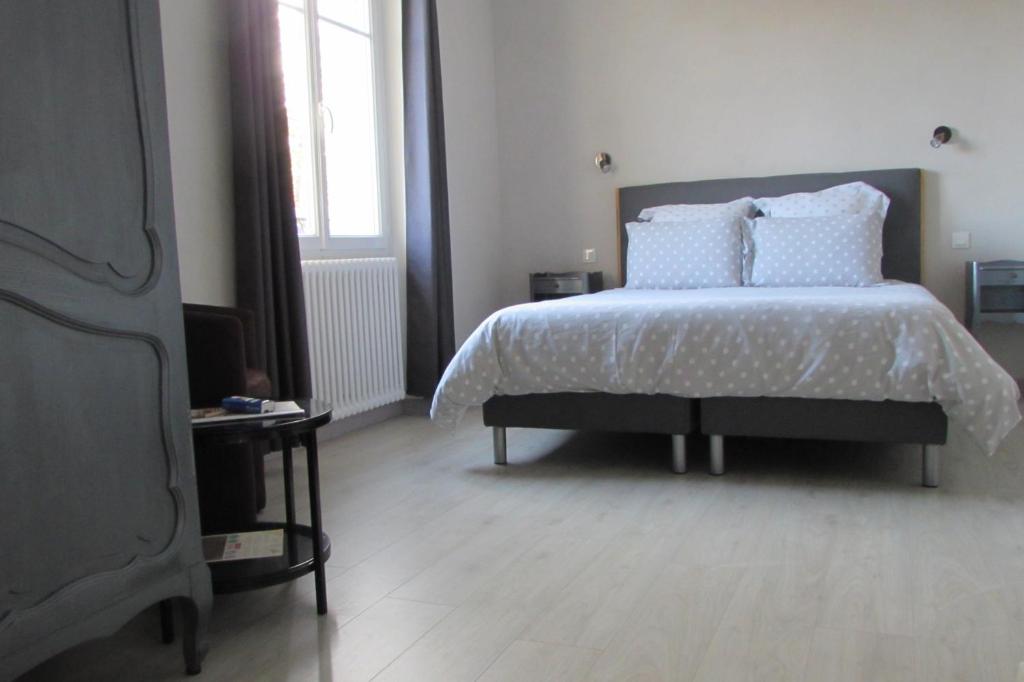 Escale19 - Double Room With Extra Bed
