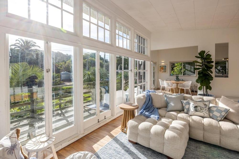 Posezení v ubytování Sand & Soul by Waiheke Pure