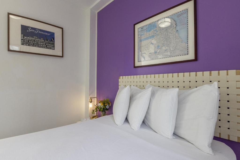 Edwardian Hotel - Economy Double Room