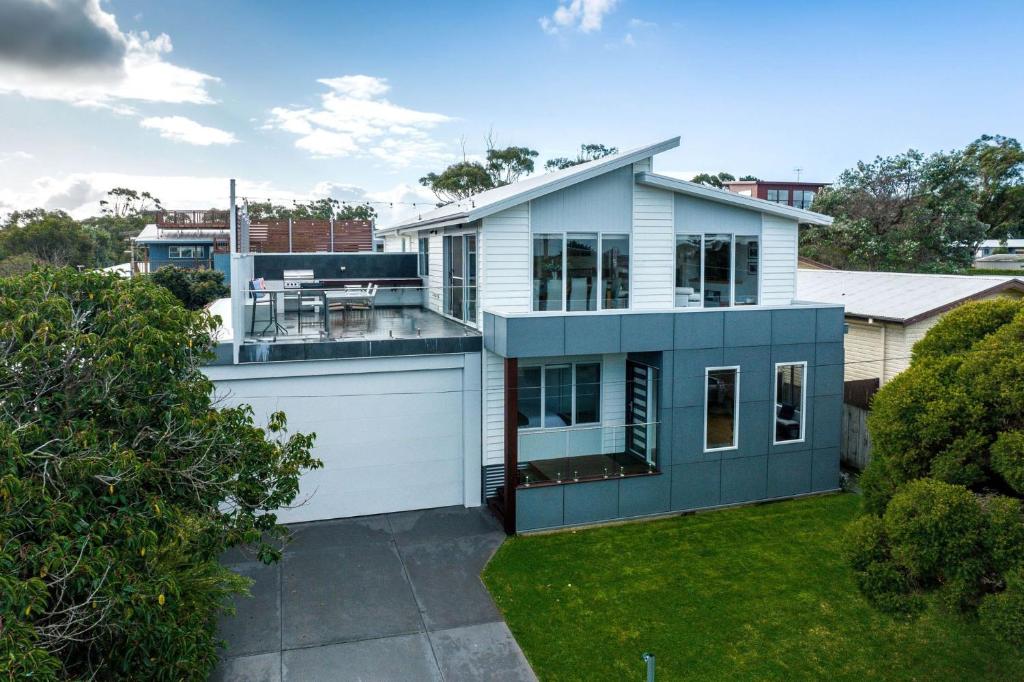 Το κτήριο όπου στεγάζεται  η παραθεριστική κατοικία