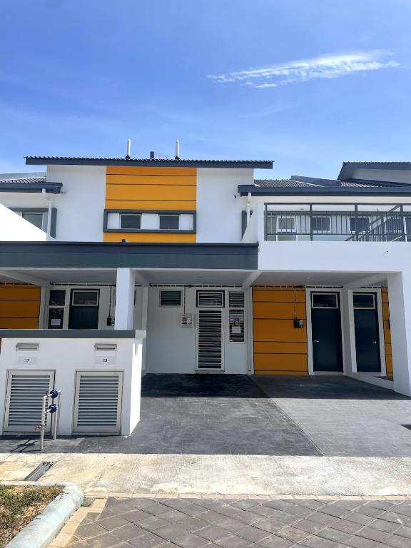 Το κτήριο όπου στεγάζεται  η παραθεριστική κατοικία