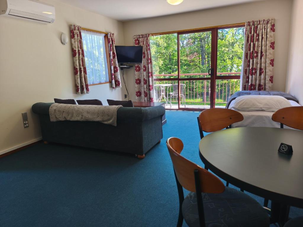 
One-Bedroom Apartment with Spa Bath
