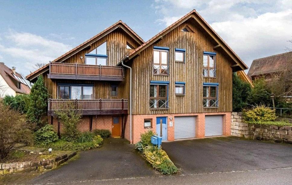 Το κτήριο όπου στεγάζεται  το διαμέρισμα