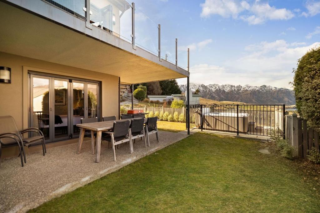 Alpine Luxury on London photo