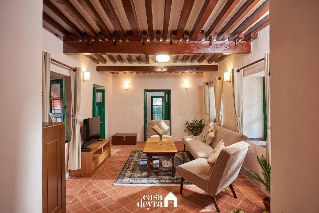 Χώρος καθιστικού στο Hajuri Kunj Bungalow