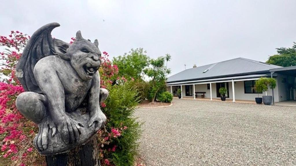 Φωτογραφία από το άλμπουμ του Gothic Manor σε Luskintyre