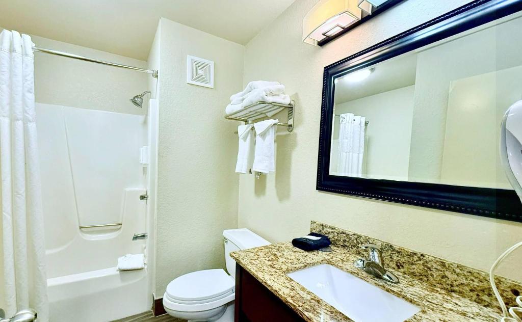 Clarion Inn & Suites Evansville Eastland Area - Chambre Queen Avec 2 Lits Queen-Size