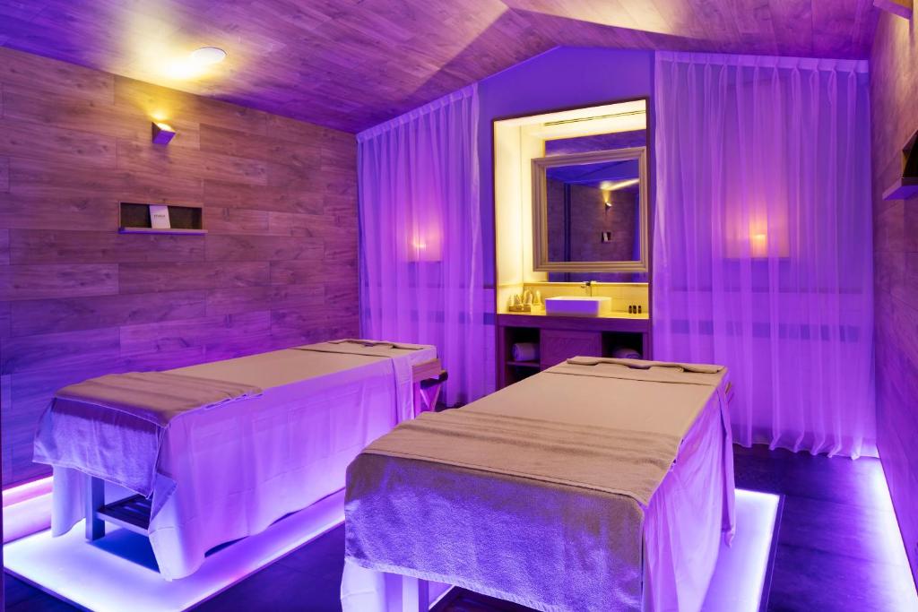 Phòng Suite 2 Giường Đơn - Phòng và bữa sáng với ưu đãi spa