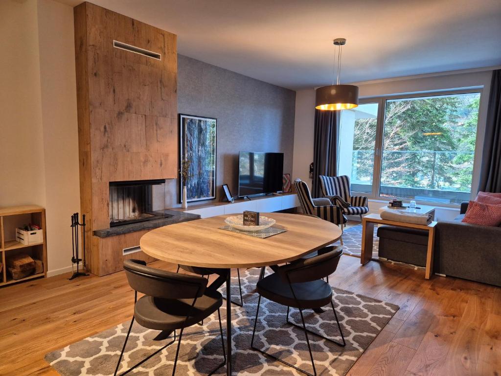 Χώρος καθιστικού στο Apartment "Snowwood" - right next to ski slope - Garage included