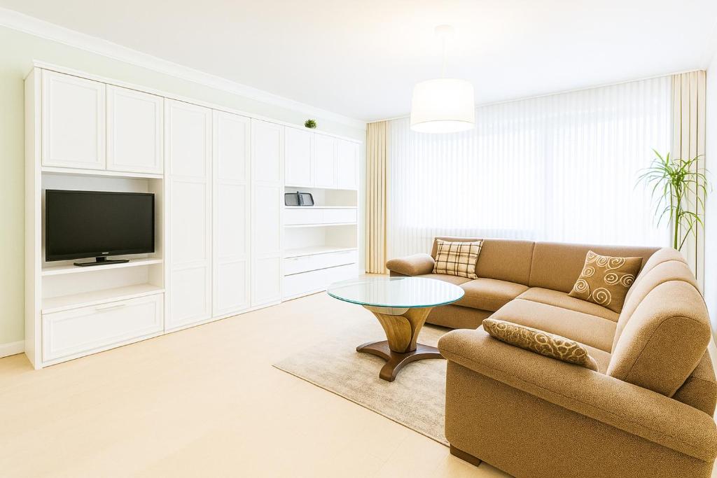 Μια τηλεόραση ή/και κέντρο ψυχαγωγίας στο Köln Pulheim 36