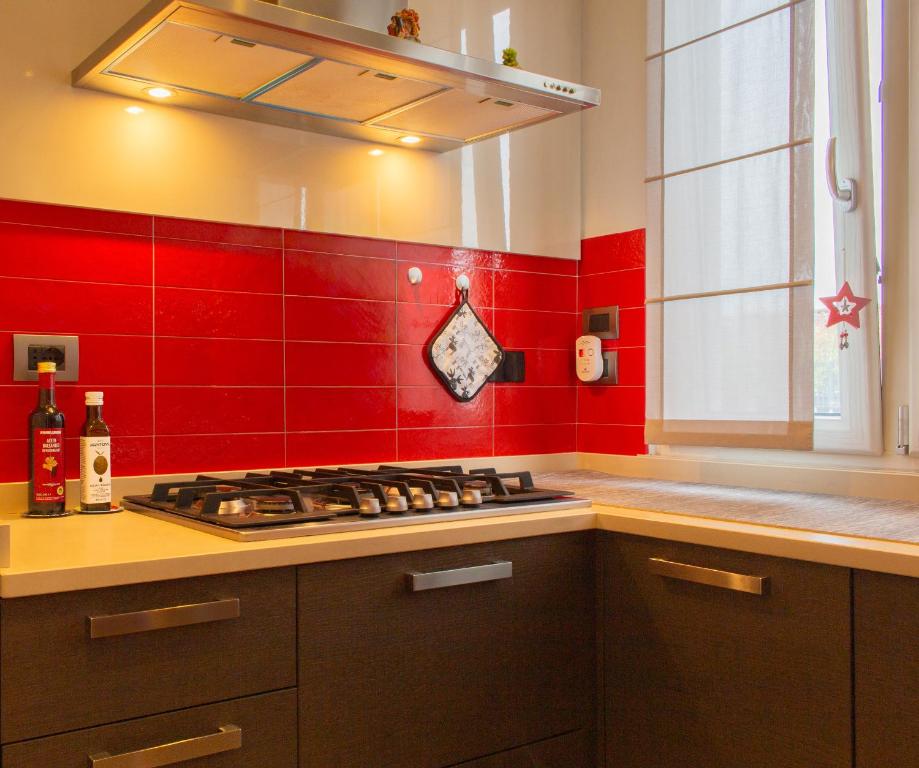 Kuchyň nebo kuchyňský kout v ubytování Attico del Duomo Historic Center & Free Wi-Fi