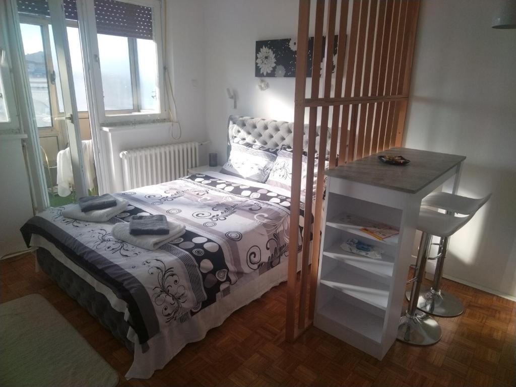 Voodi või voodid majutusasutuse AIK Kula studio toas