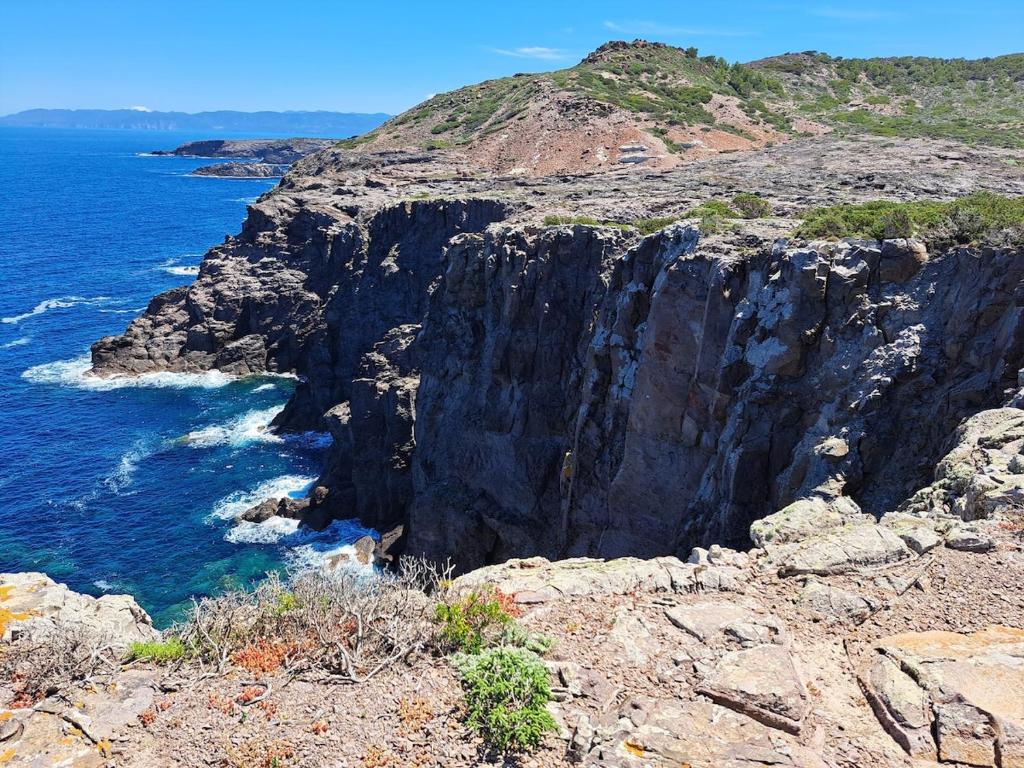 カルロフォルテにあるMy Octopus Houseの海辺の岩崖の眺望