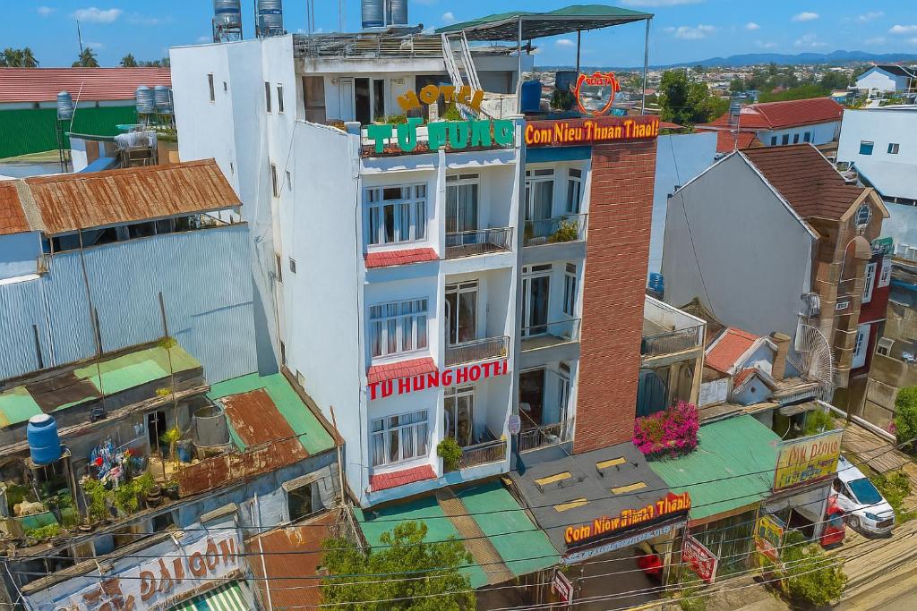 an overhead view of a building with a timothyrification sign on it at Tứ Hưng Hotel Bảo Lộc in Bao Loc
