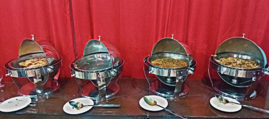 Jídlo v hotelu nebo okolí