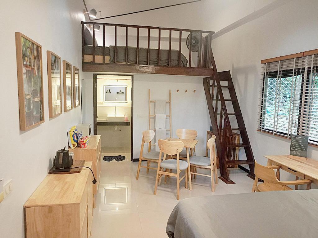 The Reef Hotel & Studios - 9