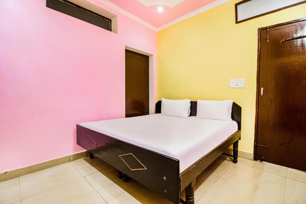 Postel nebo postele na pokoji v ubytování SPOT ON Doon View Guest House