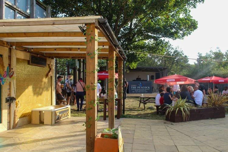 ピーターバラにあるThe Cosy Garden Hideoutの傘下の座席