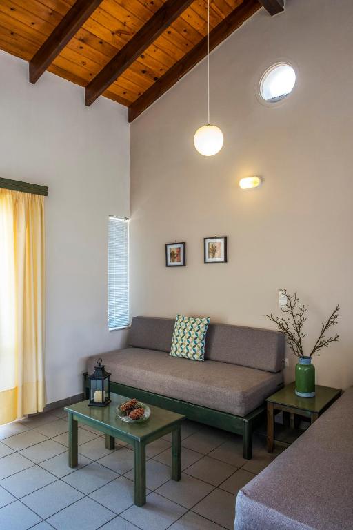 Theos Village Apartments - 17