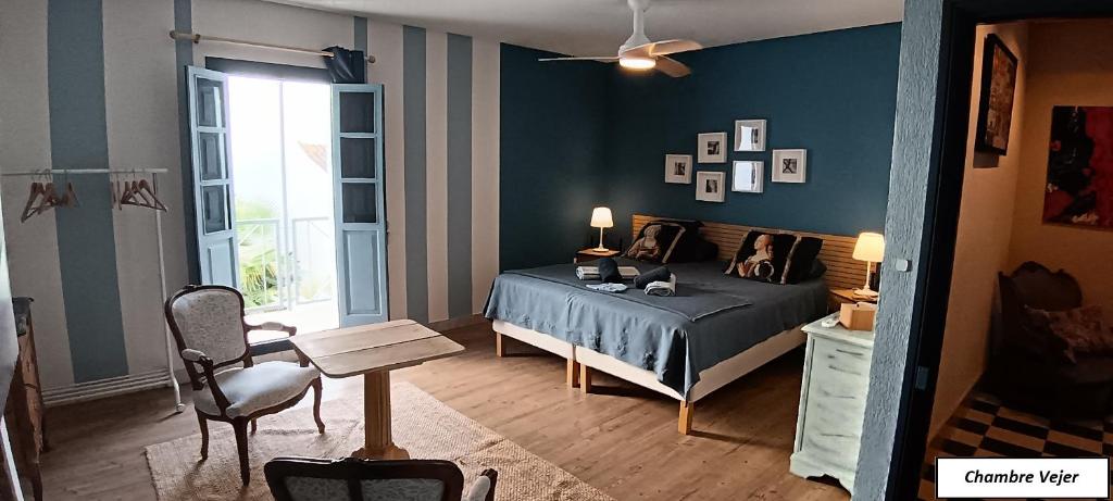 Postel nebo postele na pokoji v ubytování Oasis de Bornos Chambres