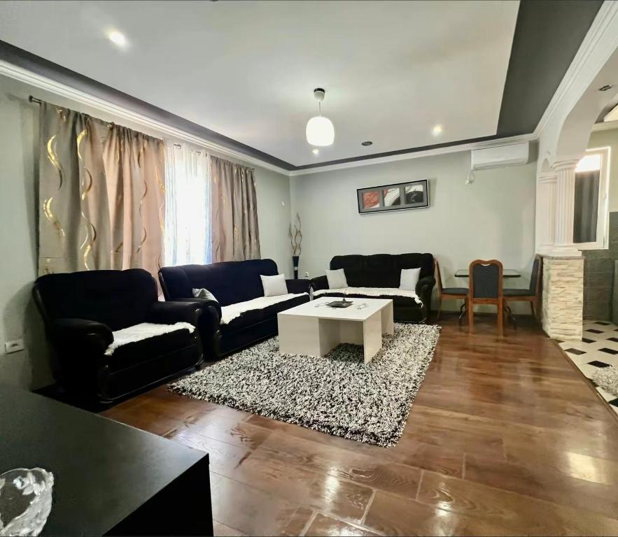 Posezení v ubytování PrivatHomeUlcinj2