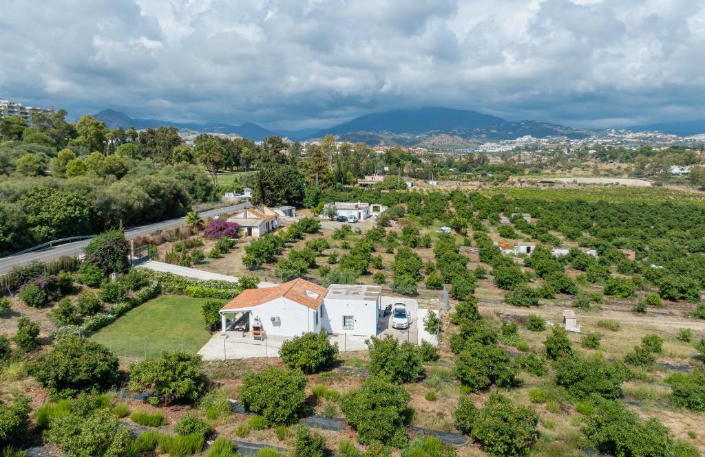 La Casa de los Aguacates entre Marbella, Benahavìs y Estepona