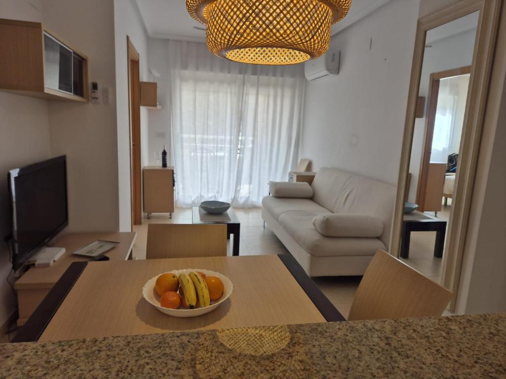Μια τηλεόραση ή/και κέντρο ψυχαγωγίας στο Apartamento en magic world Oropesa del mar