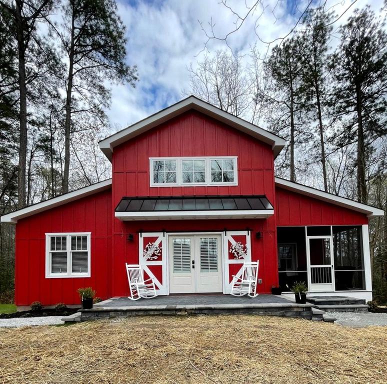 Peaceful Barn Rental in Woods Perfect for Glamping in Virginia, Lanexa ...