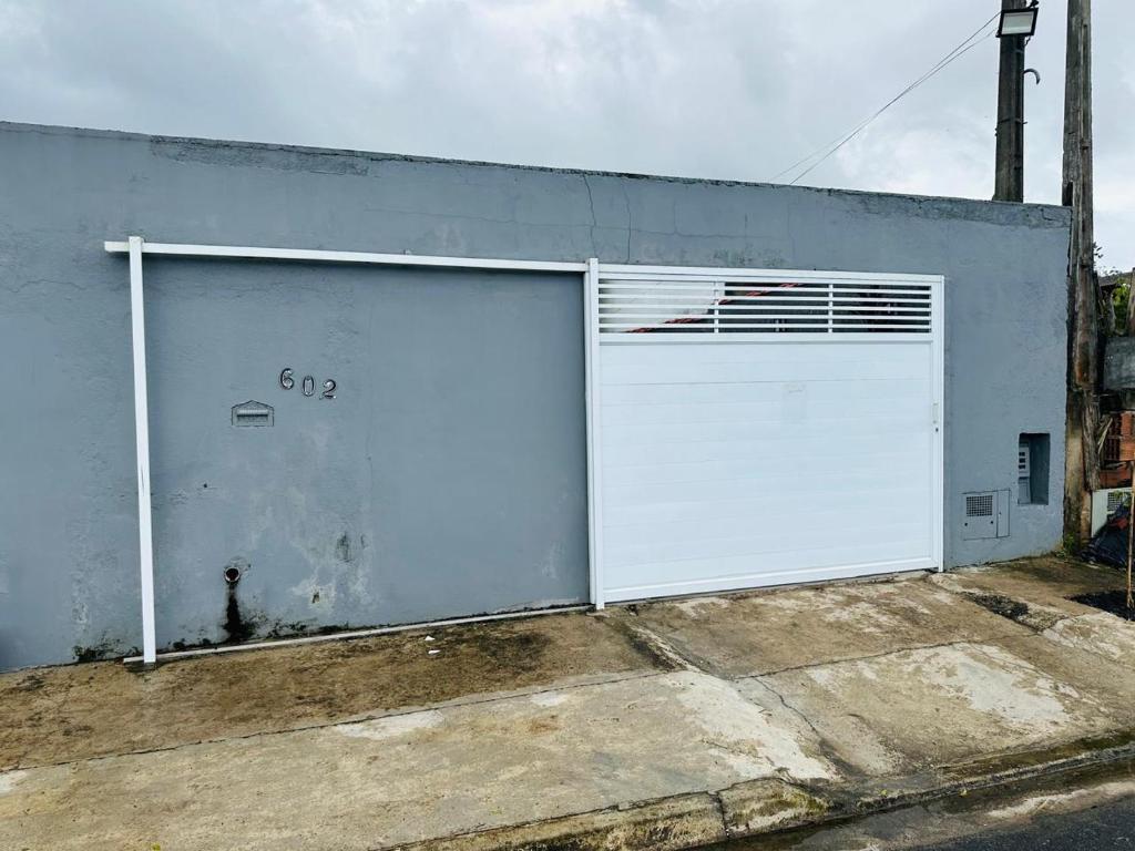 ペルイベにあるCASA COM PISCINA - PeRUIBEのギャラリーの写真