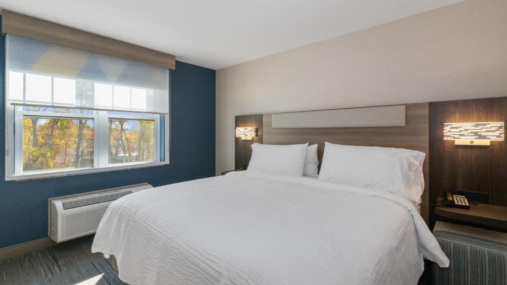 Holiday Inn Express Hotel & Suites Hampton South-Seabrook by IHG photo