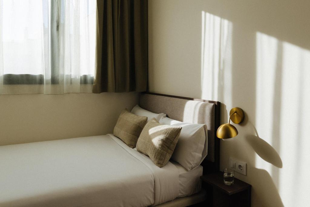 
Standard Single Room with Shared Bathroom
