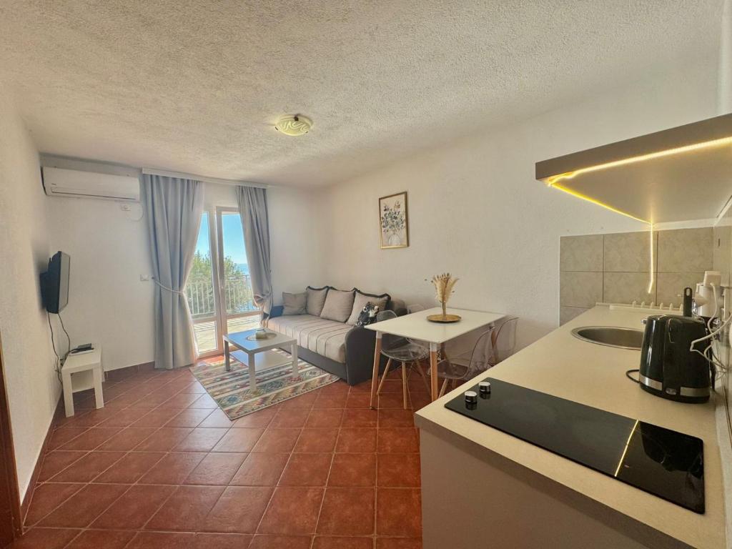 Calma Vista Apartments - 8