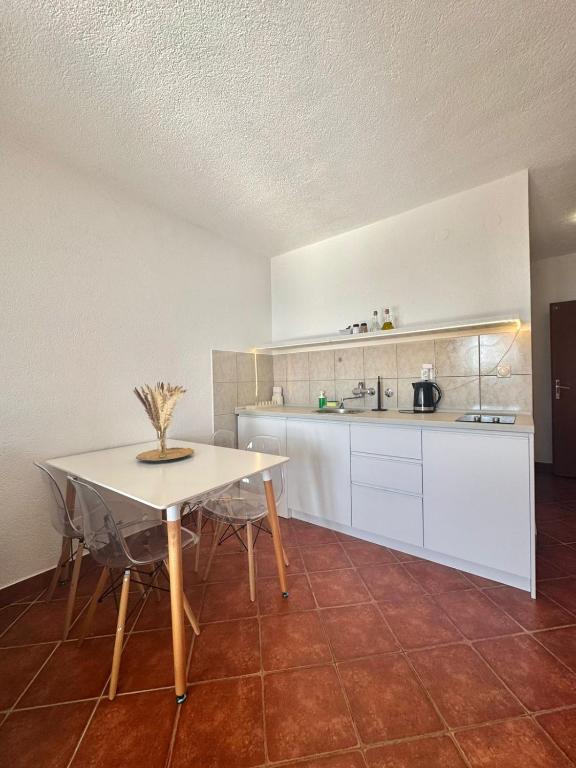 Calma Vista Apartments - 7