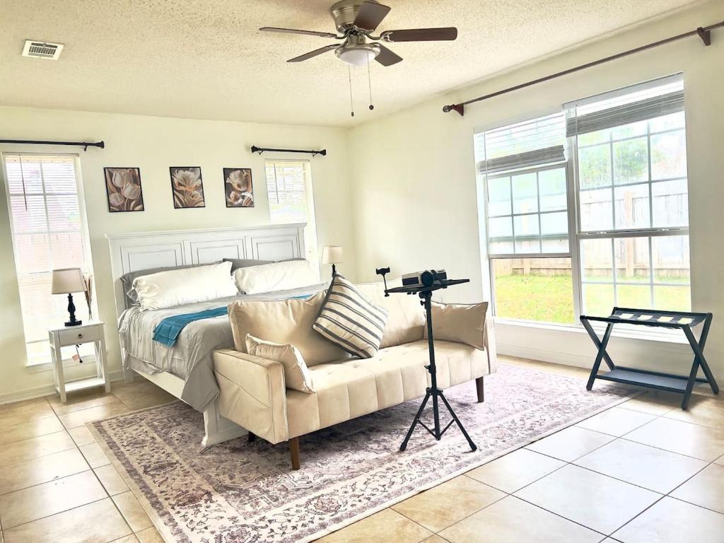 Ένα ή περισσότερα κρεβάτια σε δωμάτιο στο Cozy Private Room in Milton near Beaches